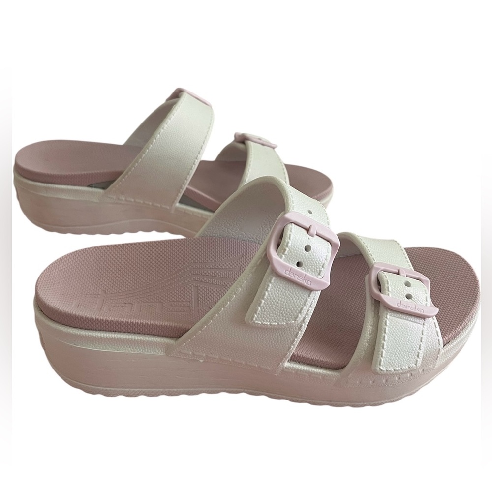 Dansko White and Light Kandi Pink Pearl White Iridescent Slide Sandals 37 6.5-7